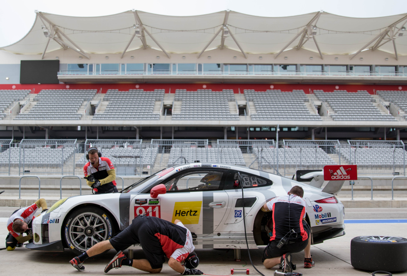 Illustration for article titled This Is Your Lone Star Le Mans Uber-Huge Photo Gallery